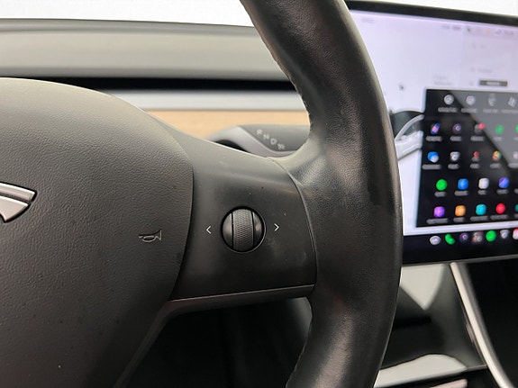 Tesla Model 3 26 of 30