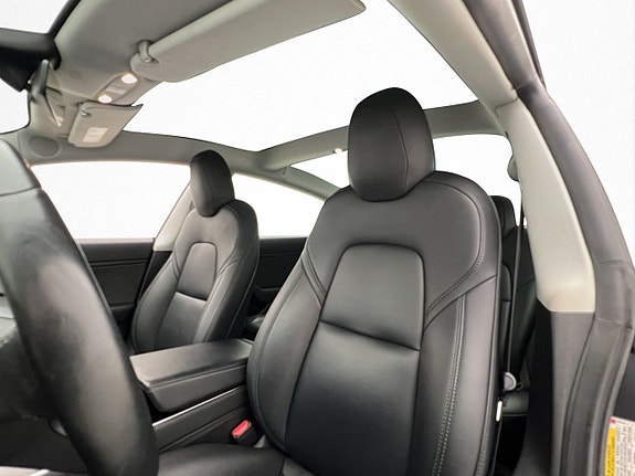 Tesla Model 3 11 of 30