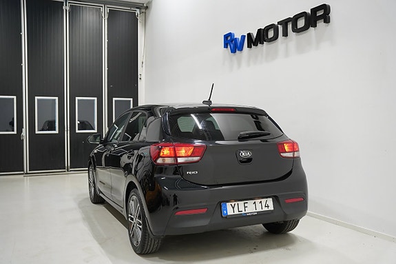 Kia Rio 4 of 5