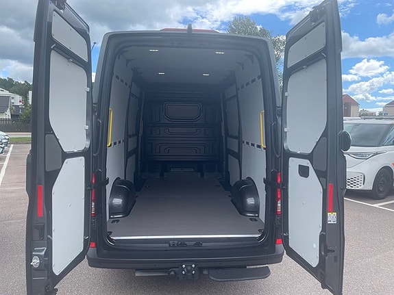 Volkswagen Crafter 6 of 8