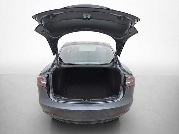 Tesla Model 3 9 of 30