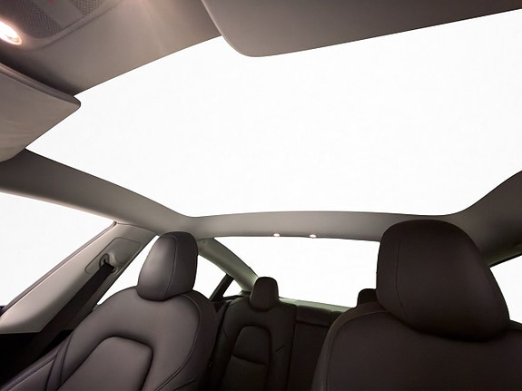 Tesla Model 3 11 of 30
