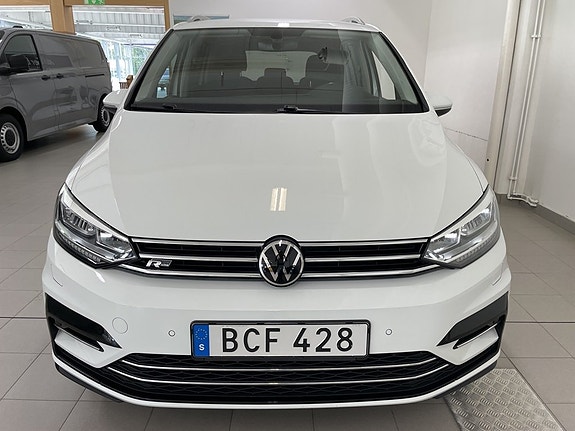 Volkswagen Touran 4 of 5