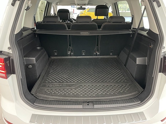 Volkswagen Touran 9 of 20