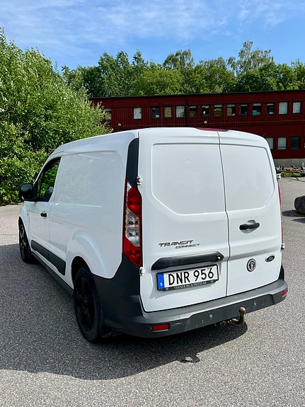 Ford Transit Connect 4 of 5