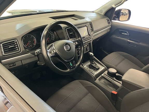 Volkswagen Amarok 10 of 12