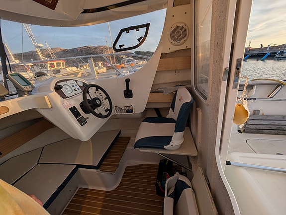 Arvor 215 – Perfekt fiske- och transportbåt (100 hk Diesel) 9 of 9