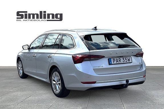 Skoda Octavia 2 of 5