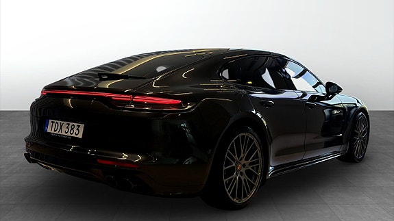 Porsche Panamera 4 2 of 5