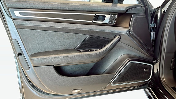 Porsche Panamera 4 11 of 15
