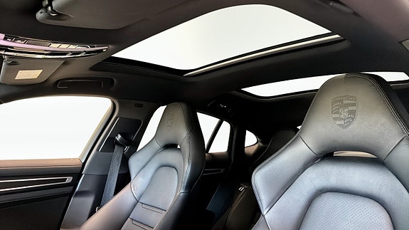 Porsche Panamera 4 13 of 15
