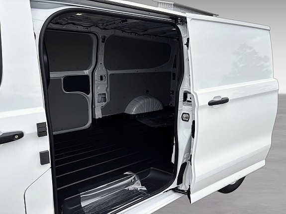 Ford Transit Custom 16 of 19