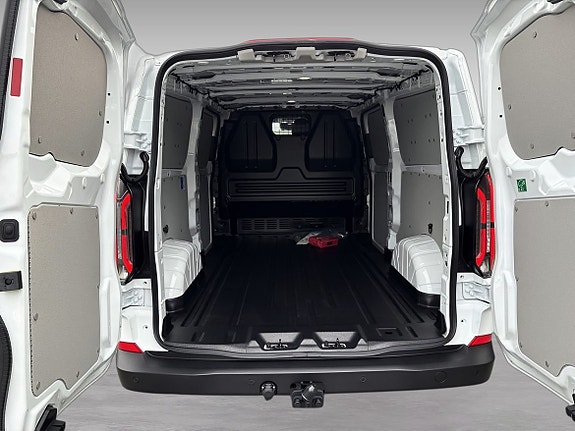 Ford Transit Custom 11 of 19