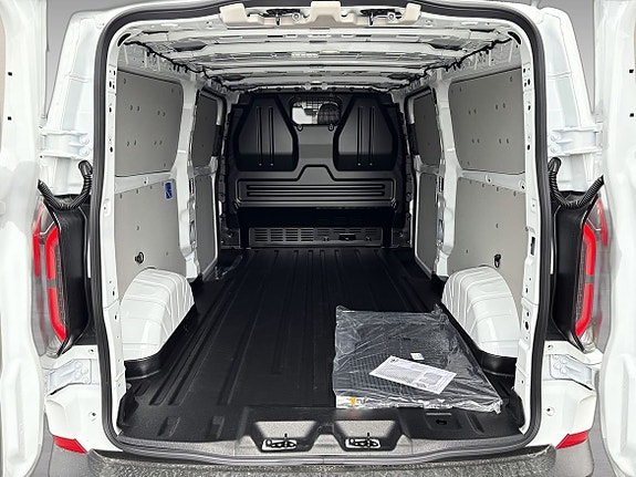 Ford Transit Custom 9 of 19