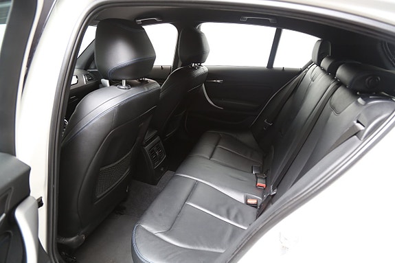 BMW 118i 24 of 25