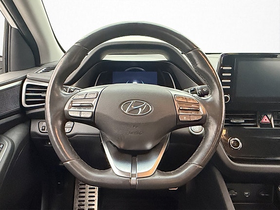 Hyundai IONIQ 10 of 30