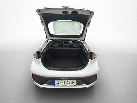 Hyundai IONIQ 8 of 30