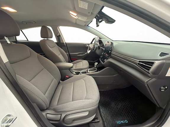 Hyundai IONIQ 11 of 30