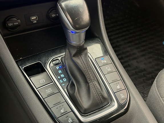 Hyundai IONIQ 18 of 30