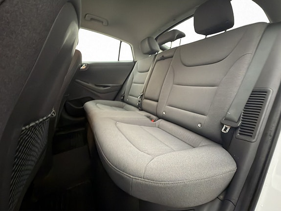 Hyundai IONIQ 16 of 30
