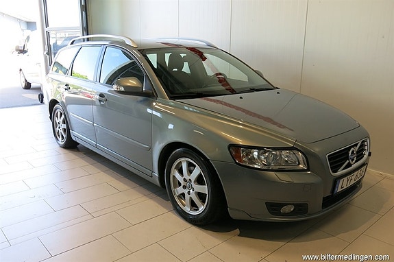 Volvo V50 4 of 5
