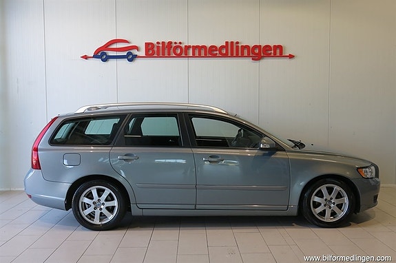 Volvo V50 2 of 5