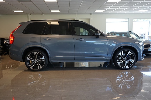 Volvo XC90 3 of 5