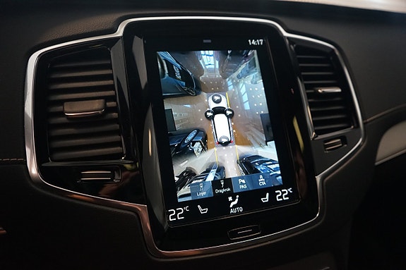Volvo XC90 8 of 27