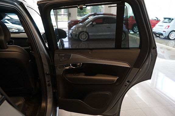 Volvo XC90 15 of 27
