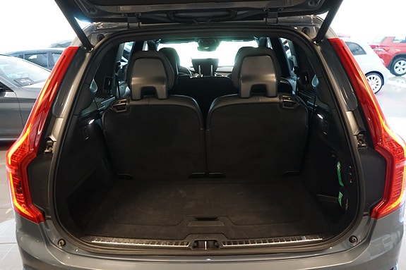 Volvo XC90 25 of 27