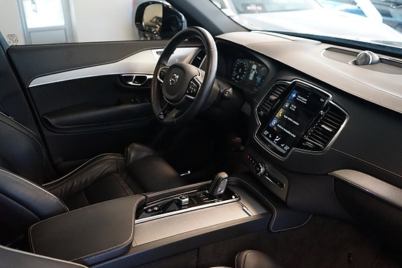 Volvo XC90 13 of 27