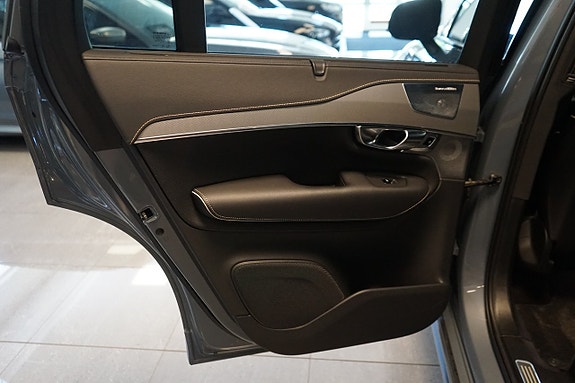 Volvo XC90 18 of 27