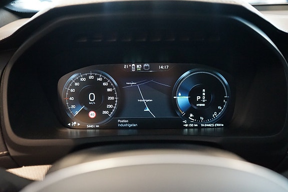 Volvo XC90 7 of 27
