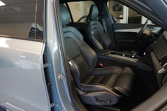 Volvo XC90 14 of 27
