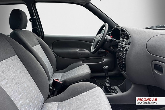 Ford Fiesta 11 of 15