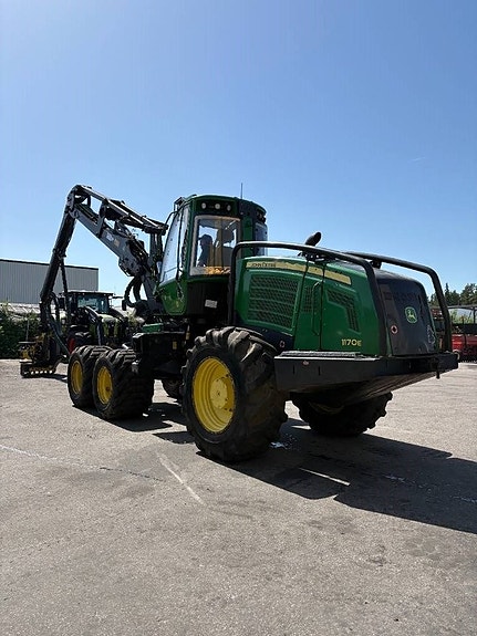 John Deere 1170 E 3 of 24