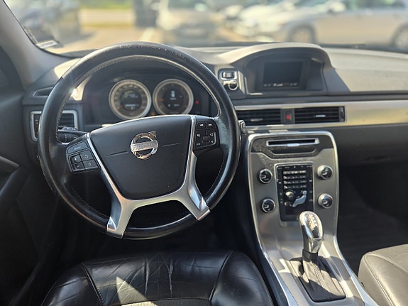 Volvo V70 6 of 7
