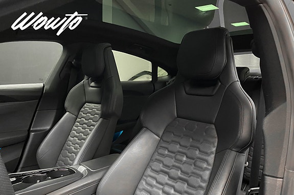 Audi e-tron GT 12 of 26