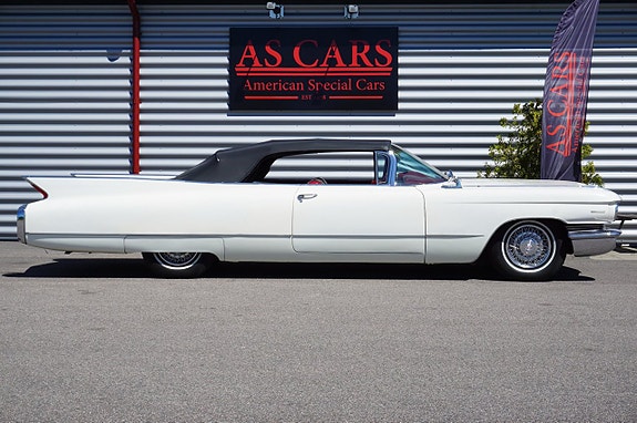 Cadillac Series 62 4 of 5
