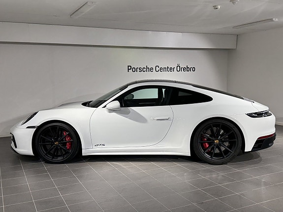 Porsche 911 Carrera 4 GTS 4 of 5