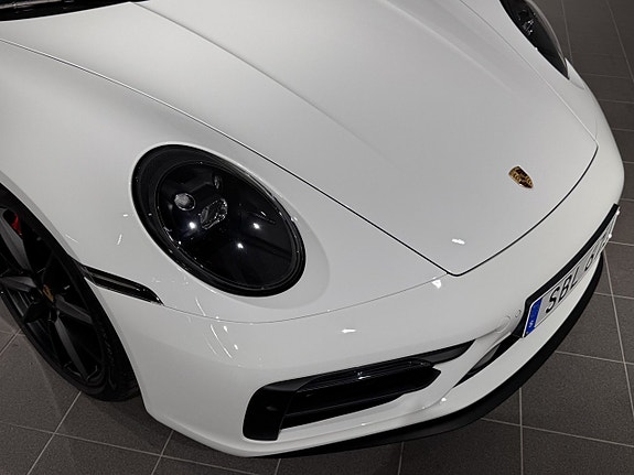Porsche 911 Carrera 4 GTS 5 of 5