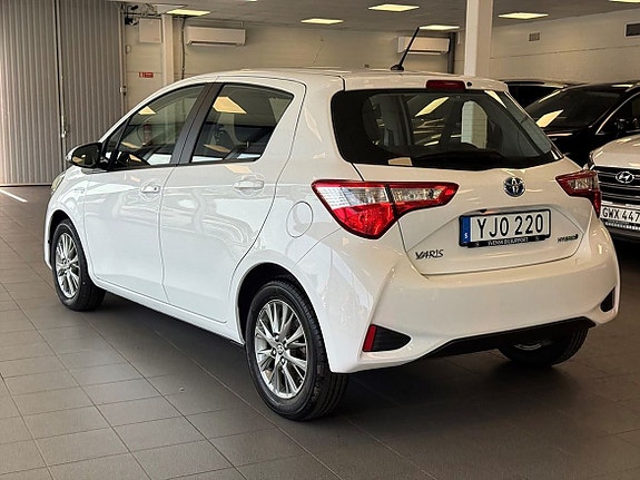 Toyota Yaris 5 of 5