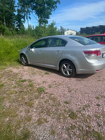 Toyota Avensis 3 of 3