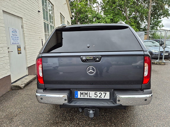 Mercedes-Benz X-Klass 7 of 10