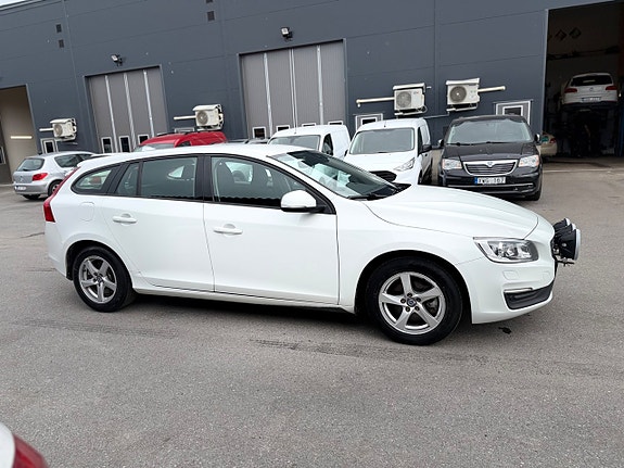 Volvo V60 3 of 5