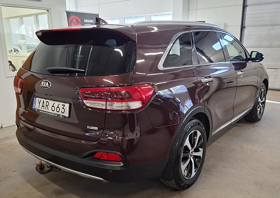 Kia Sorento 5 of 28