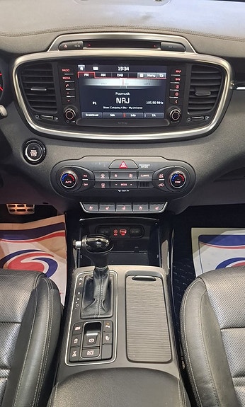 Kia Sorento 28 of 28