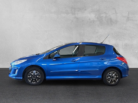 Peugeot 308 2 of 5