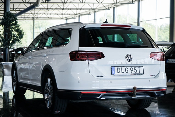 Volkswagen Passat Alltrack 6 of 30