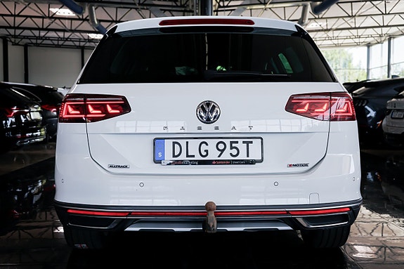 Volkswagen Passat Alltrack 7 of 30